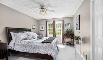 84 Country Hill Ln, North Kingstown, RI 02852