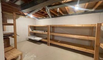 2702 Maitland Dr, Ann Arbor, MI 48105