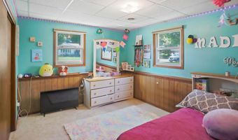 11 Linda Ln, Aberdeen, SD 57401