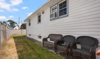 75 Autumn St, Cranston, RI 02910