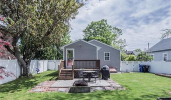 24 Southmayd St, Newport, RI 02840