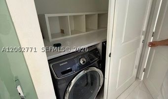 19707 Turnberry Way 24B, Aventura, FL 33180