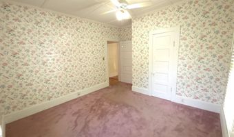 102 Wardlaw St, Abbeville, SC 29620