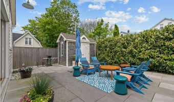 50 Lee Ave, Newport, RI 02840