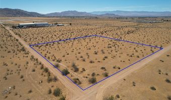 8 Falchion Rd, Apple Valley, CA 92307