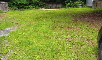 35 Oak St, Augusta, ME 04330