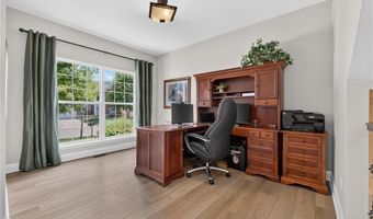 1388 Red Oak Plantation Dr, Ballwin, MO 63021