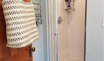19 Stockholm St, Newport, RI 02840