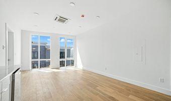 38 Hichborn 203, Boston, MA 02135