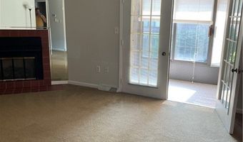 138 Charter Oaks Dr B, Amherst, NY 14228