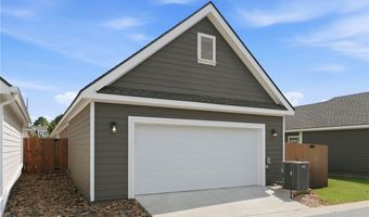 825 NE Heights Ln, Bentonville, AR 72712
