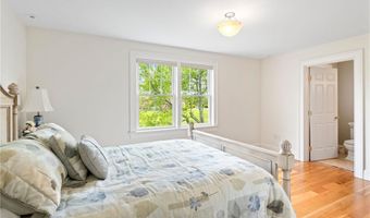 41 Castle Hill Ave, Newport, RI 02840