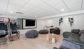 1264 Central Ave, Johnston, RI 02919
