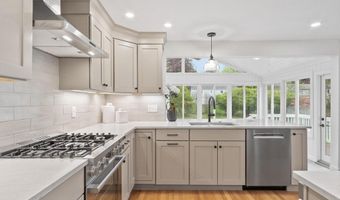 21 Clark Rd, Bedford, MA 01730