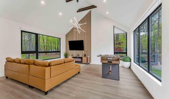 72 Keats Ln, Albrightsville, PA 18210