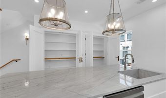 500 SW B St 3, Bentonville, AR 72712