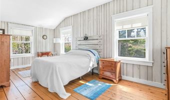 116 Nayatt Rd, Barrington, RI 02806