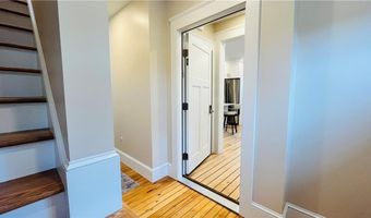 35 Memorial Blvd 1, Newport, RI 02840