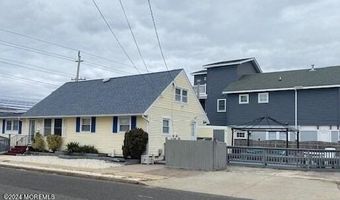 1 E 29th St, Beach Haven, NJ 08008
