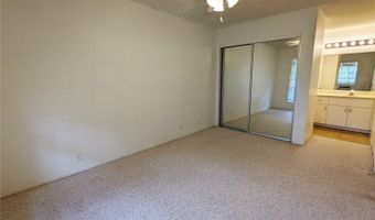 373 Mananai Pl 44T, Honolulu, HI 96818