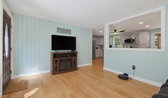 417 Lake Washington Dr, Glocester, RI 02814