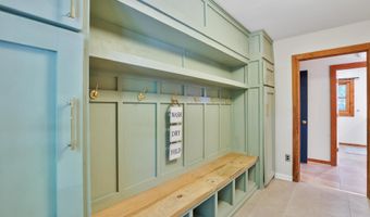 21663 OATLANDS Rd, Aldie, VA 20105