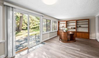 1 Marsh Harbor Dr A, Beaufort, SC 29907