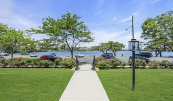 304 Deal Lake Dr 34, Asbury Park, NJ 07712