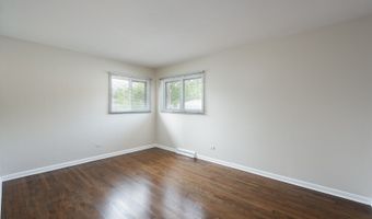 838 S Michigan Ave, Addison, IL 60101