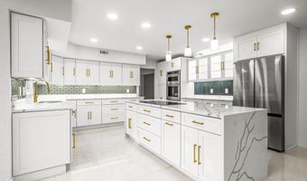 31 STONE MOUNTAIN Ln, Marlton, NJ 08053