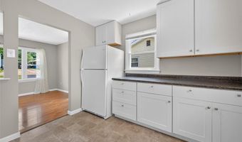 340 Hillcrest Blvd, Ballwin, MO 63021