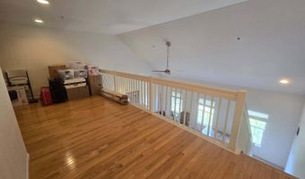 1141 Freesia Ct, Ann Arbor, MI 48105