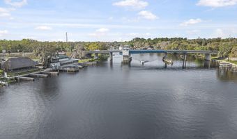 1511 Riveredge Ct, Astor, FL 32102