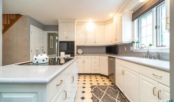 75 Hearthstone Dr, Cheshire, CT 06410
