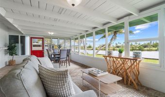 279 Kakahiaka St, Kailua, HI 96734