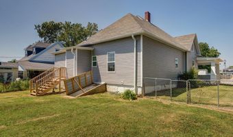 30 W College St, Aurora, MO 65605