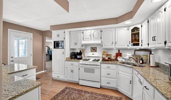 277 Ramsey Ln, Ballwin, MO 63021