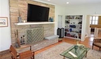 220 Lake Shore Dr, Alma, GA 31510