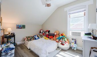 8 Lawrence St, Cumberland, RI 02864