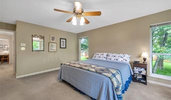 305 Arbor Glen Dr, Ballwin, MO 63021