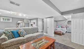 124 Vlasis Dr, Ballwin, MO 63011