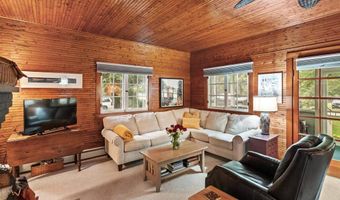 9093 Lake St, Alanson, MI 49706