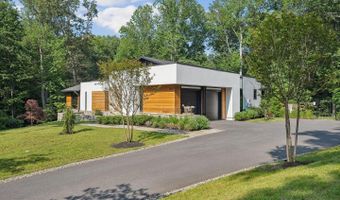 11013 RIVERWOOD Dr, Potomac, MD 20854
