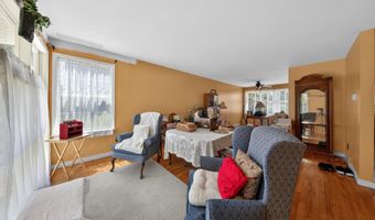 178 W SHELLEY Dr, Claymont, DE 19703