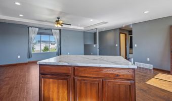 2020 S Lawson St, Aberdeen, SD 57401