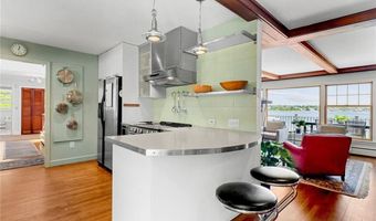 172 Eustis Ave, Newport, RI 02840