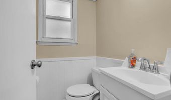 32 Pine Tree Dr, Bayville, NJ 08721