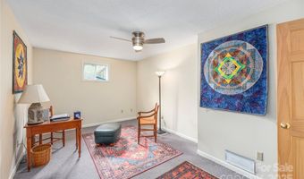 17 Red Oak Ln, Alexander, NC 28701