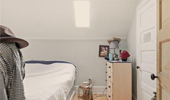 51 Warner St, Newport, RI 02840