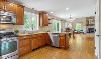212 Oak Hill Rd, Barrington, NH 03825